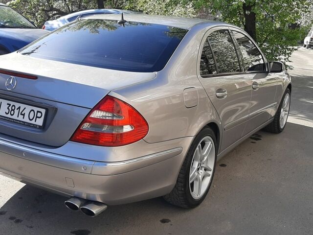 Серый Мерседес Е-Класс, объемом двигателя 3 л и пробегом 400 тыс. км за 6500 $, фото 1 на Automoto.ua