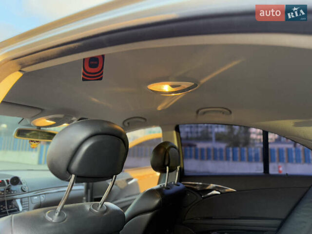 Серый Мерседес Е-Класс, объемом двигателя 1.8 л и пробегом 257 тыс. км за 5500 $, фото 9 на Automoto.ua