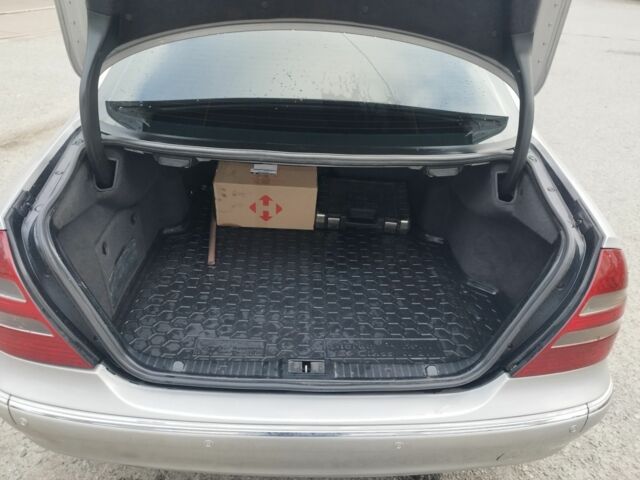 Сірий Мерседес Е-Клас, об'ємом двигуна 2.7 л та пробігом 400 тис. км за 7200 $, фото 3 на Automoto.ua