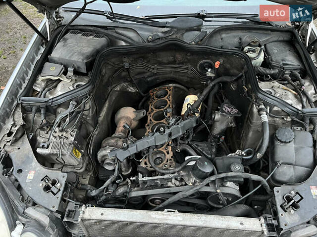 Сірий Мерседес Е-Клас, об'ємом двигуна 3.22 л та пробігом 340 тис. км за 4200 $, фото 8 на Automoto.ua