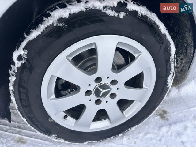 Серый Мерседес Е-Класс, объемом двигателя 1.8 л и пробегом 289 тыс. км за 6750 $, фото 72 на Automoto.ua