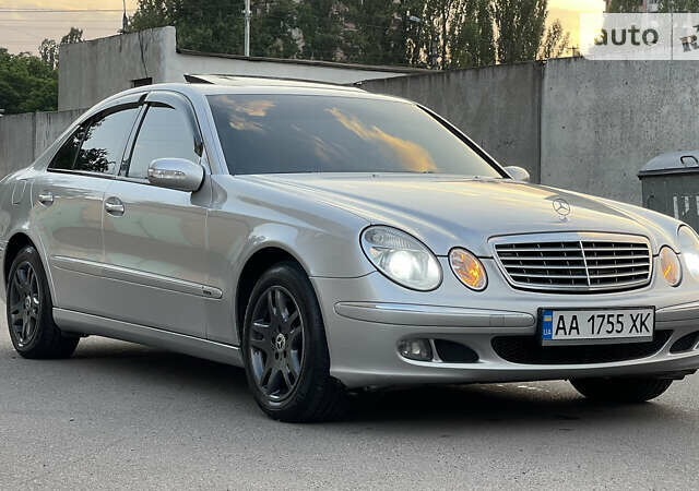 Сірий Мерседес Е-Клас, об'ємом двигуна 2.2 л та пробігом 390 тис. км за 7500 $, фото 4 на Automoto.ua