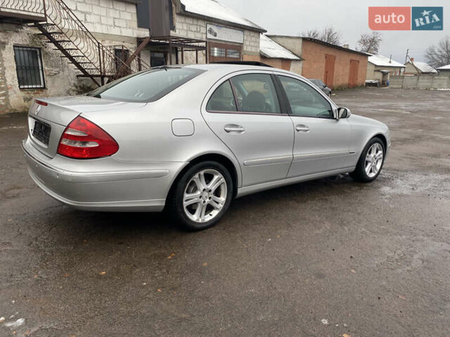 Сірий Мерседес Е-Клас, об'ємом двигуна 3.2 л та пробігом 272 тис. км за 3850 $, фото 22 на Automoto.ua