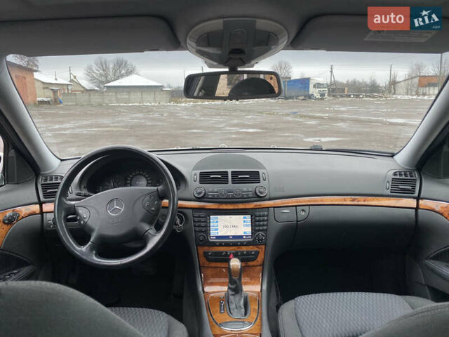 Сірий Мерседес Е-Клас, об'ємом двигуна 3.2 л та пробігом 272 тис. км за 3850 $, фото 44 на Automoto.ua
