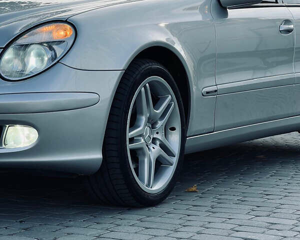Мерседес Е-Клас 2004 у Івано-Франківську на Automoto.ua Сірий Мерседес Е-Клас, об'ємом двигуна 2.15 л та пробігом 462 тис. км за 8100 $, фото 1 на Automoto.ua