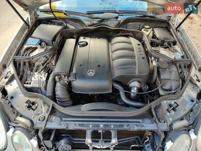 Серый Мерседес Е-Класс, объемом двигателя 2.1 л и пробегом 443 тыс. км за 8300 $, фото 15 на Automoto.ua