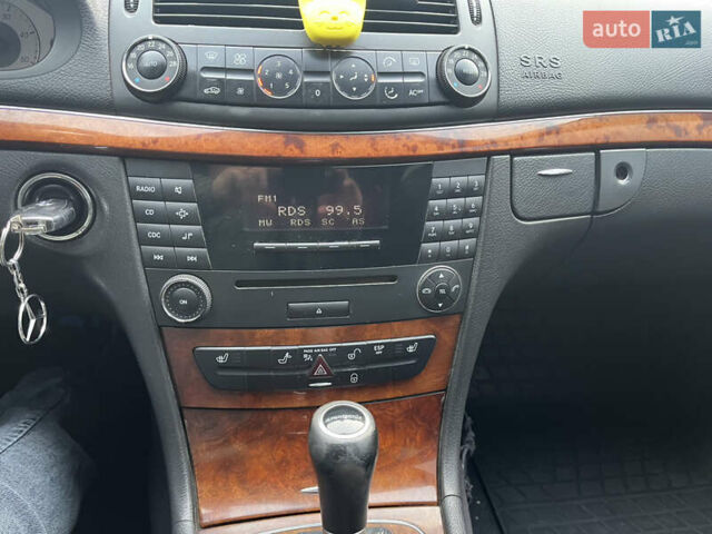 Серый Мерседес Е-Класс, объемом двигателя 2.2 л и пробегом 359 тыс. км за 6450 $, фото 45 на Automoto.ua