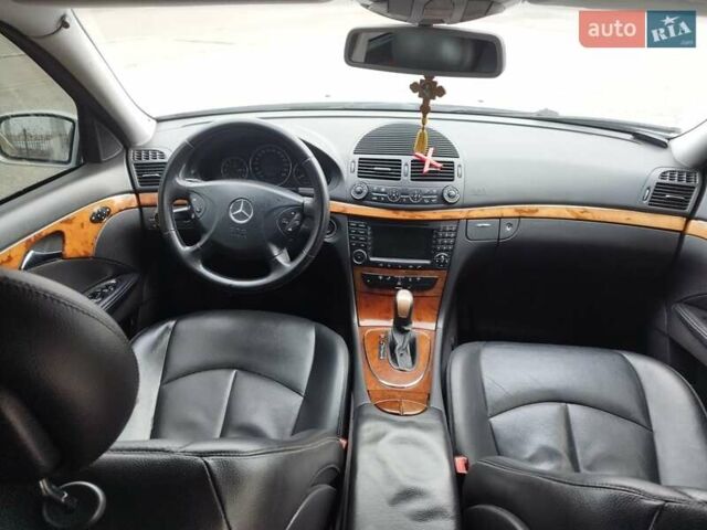 Сірий Мерседес Е-Клас, об'ємом двигуна 2.7 л та пробігом 400 тис. км за 7200 $, фото 3 на Automoto.ua