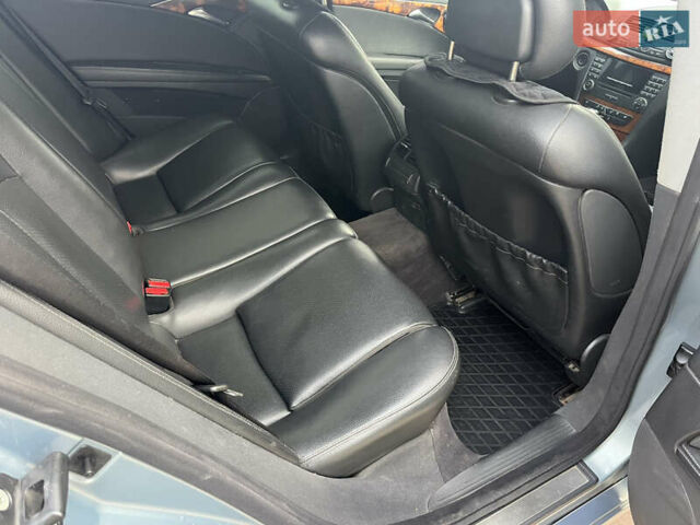 Серый Мерседес Е-Класс, объемом двигателя 2.2 л и пробегом 359 тыс. км за 6450 $, фото 41 на Automoto.ua