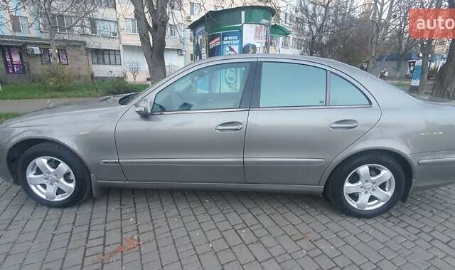 Сірий Мерседес Е-Клас, об'ємом двигуна 1.8 л та пробігом 385 тис. км за 5500 $, фото 1 на Automoto.ua