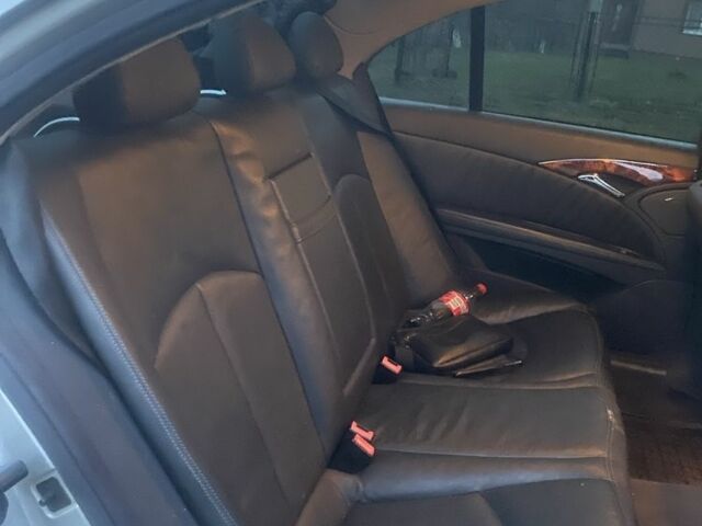 Сірий Мерседес Е-Клас, об'ємом двигуна 2.7 л та пробігом 100 тис. км за 3300 $, фото 22 на Automoto.ua