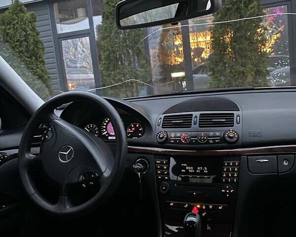 Серый Мерседес Е-Класс, объемом двигателя 3.2 л и пробегом 302 тыс. км за 8250 $, фото 16 на Automoto.ua