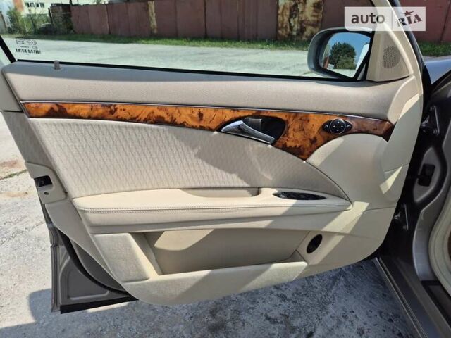 Сірий Мерседес Е-Клас, об'ємом двигуна 1.8 л та пробігом 281 тис. км за 11400 $, фото 8 на Automoto.ua