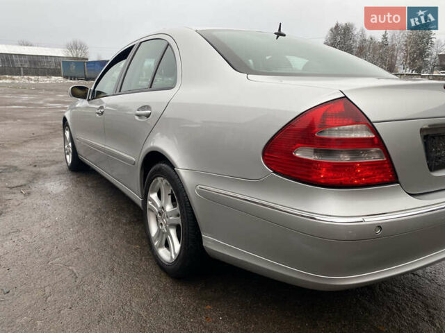 Сірий Мерседес Е-Клас, об'ємом двигуна 3.2 л та пробігом 272 тис. км за 3850 $, фото 17 на Automoto.ua