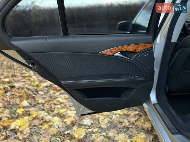 Мерседес Е-Клас 2004 у Тернополі на Automoto.ua Сірий Мерседес Е-Клас, об'ємом двигуна 2.2 л та пробігом 333 тис. км за 5750 $, фото 15 на Automoto.ua