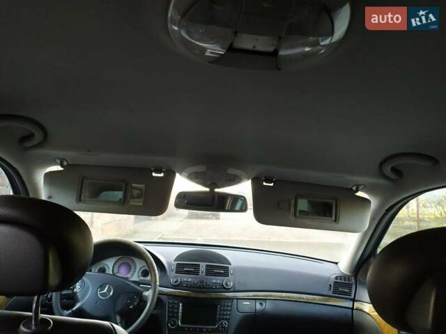 Серый Мерседес Е-Класс, объемом двигателя 2.6 л и пробегом 232 тыс. км за 6599 $, фото 19 на Automoto.ua