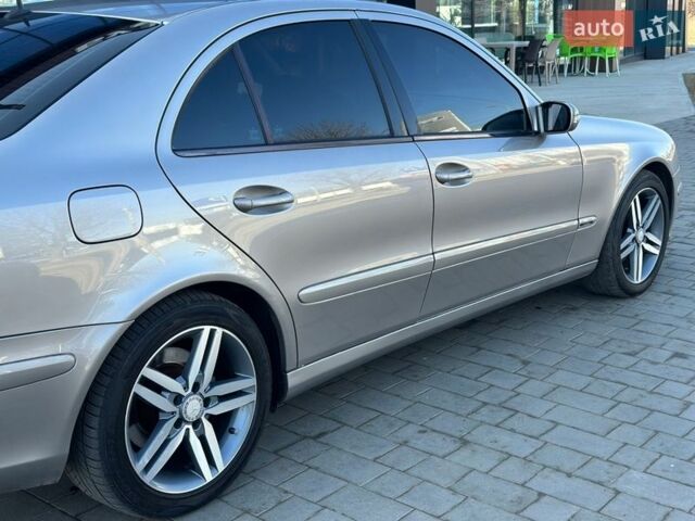 Сірий Мерседес Е-Клас, об'ємом двигуна 1.8 л та пробігом 160 тис. км за 6200 $, фото 14 на Automoto.ua
