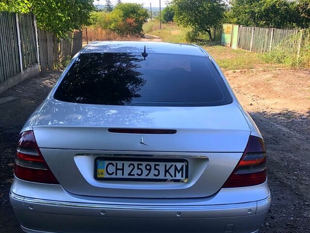 Сірий Мерседес Е-Клас, об'ємом двигуна 2.2 л та пробігом 500 тис. км за 3800 $, фото 4 на Automoto.ua