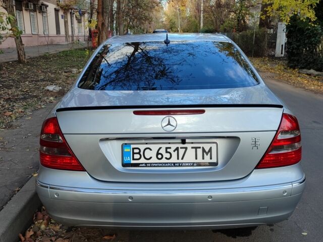 Серый Мерседес Е-Класс, объемом двигателя 2.1 л и пробегом 443 тыс. км за 8300 $, фото 4 на Automoto.ua