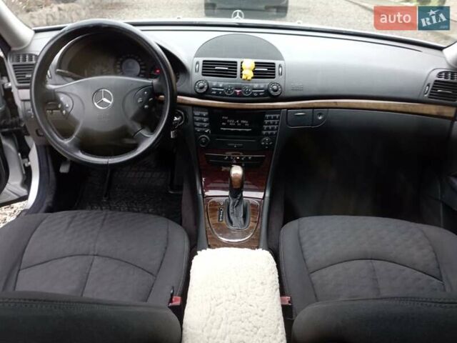 Сірий Мерседес Е-Клас, об'ємом двигуна 2.15 л та пробігом 302 тис. км за 6400 $, фото 9 на Automoto.ua