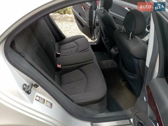 Сірий Мерседес Е-Клас, об'ємом двигуна 2.15 л та пробігом 302 тис. км за 6400 $, фото 11 на Automoto.ua