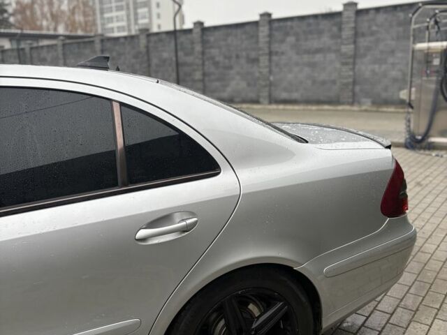 Серый Мерседес Е-Класс, объемом двигателя 2.2 л и пробегом 430 тыс. км за 6999 $, фото 5 на Automoto.ua