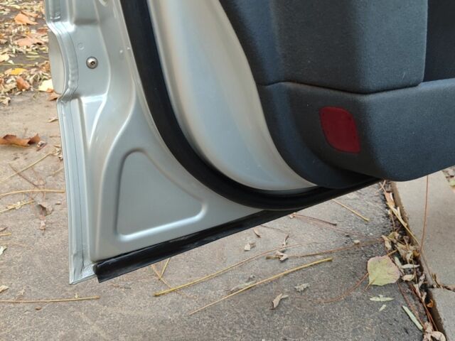 Серый Мерседес Е-Класс, объемом двигателя 2.1 л и пробегом 443 тыс. км за 8300 $, фото 8 на Automoto.ua