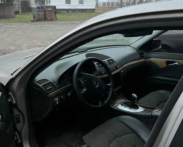 Сірий Мерседес Е-Клас, об'ємом двигуна 3.22 л та пробігом 340 тис. км за 4200 $, фото 5 на Automoto.ua
