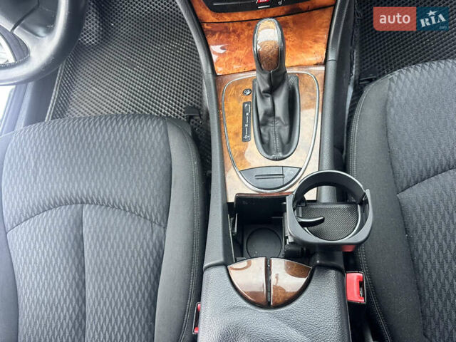 Серый Мерседес Е-Класс, объемом двигателя 1.8 л и пробегом 289 тыс. км за 6750 $, фото 54 на Automoto.ua