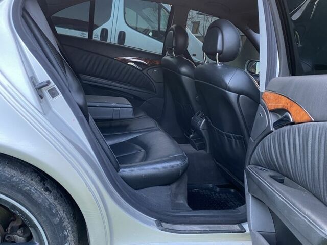 Серый Мерседес Е-Класс, объемом двигателя 2.7 л и пробегом 300 тыс. км за 3300 $, фото 4 на Automoto.ua