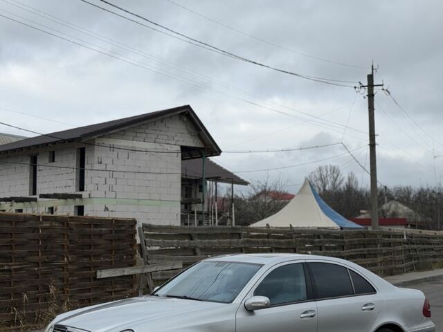 Сірий Мерседес Е-Клас, об'ємом двигуна 2.7 л та пробігом 359 тис. км за 4350 $, фото 1 на Automoto.ua