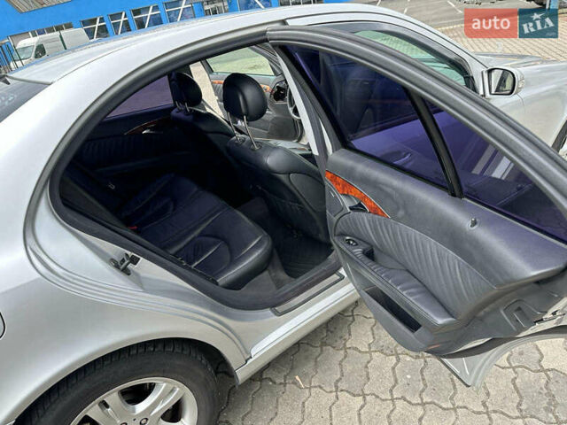 Сірий Мерседес Е-Клас, об'ємом двигуна 0 л та пробігом 370 тис. км за 2905 $, фото 10 на Automoto.ua