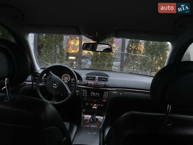 Серый Мерседес Е-Класс, объемом двигателя 3.2 л и пробегом 302 тыс. км за 8250 $, фото 17 на Automoto.ua