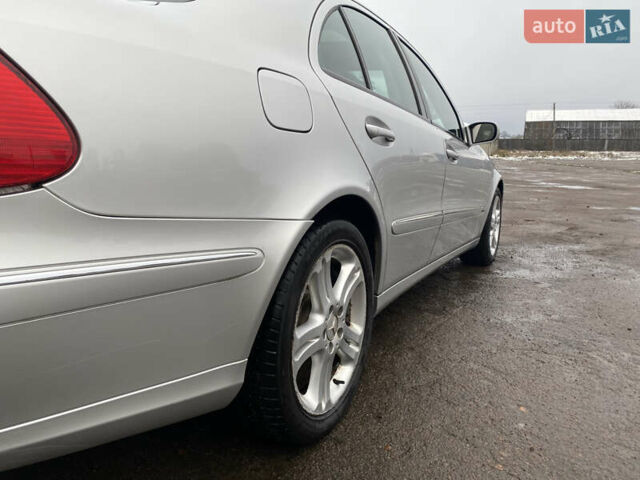 Сірий Мерседес Е-Клас, об'ємом двигуна 3.2 л та пробігом 272 тис. км за 3850 $, фото 19 на Automoto.ua