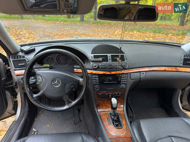 Серый Мерседес Е-Класс, объемом двигателя 3.2 л и пробегом 200 тыс. км за 6800 $, фото 10 на Automoto.ua