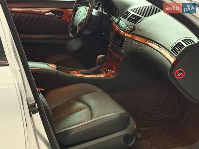 Серый Мерседес Е-Класс, объемом двигателя 2.7 л и пробегом 254 тыс. км за 8790 $, фото 17 на Automoto.ua