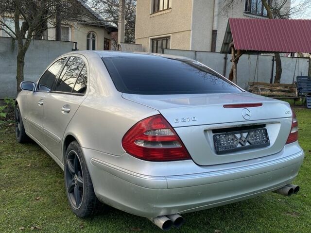 Серый Мерседес Е-Класс, объемом двигателя 2.7 л и пробегом 300 тыс. км за 3300 $, фото 2 на Automoto.ua