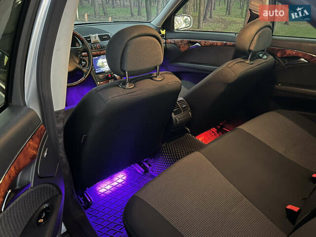 Серый Мерседес Е-Класс, объемом двигателя 3.2 л и пробегом 430 тыс. км за 7299 $, фото 12 на Automoto.ua