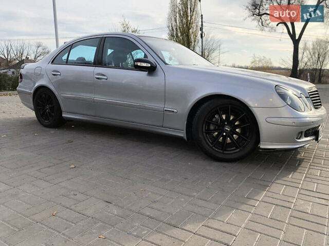 Серый Мерседес Е-Класс, объемом двигателя 2.7 л и пробегом 153 тыс. км за 7200 $, фото 5 на Automoto.ua