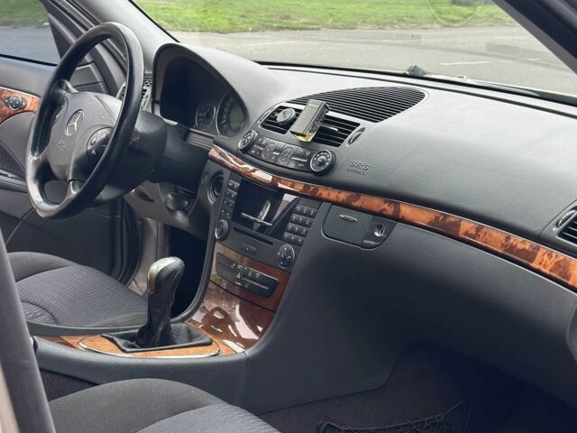 Серый Мерседес Е-Класс, объемом двигателя 1.8 л и пробегом 230 тыс. км за 6000 $, фото 8 на Automoto.ua