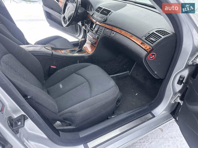 Серый Мерседес Е-Класс, объемом двигателя 1.8 л и пробегом 289 тыс. км за 6750 $, фото 36 на Automoto.ua