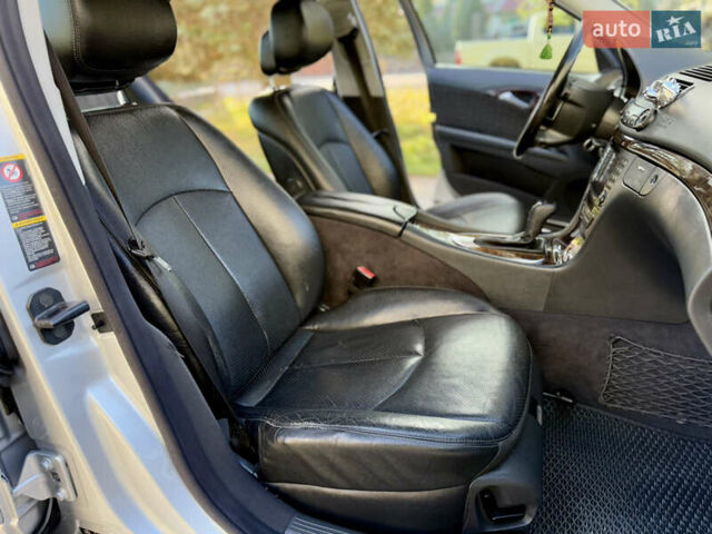 Сірий Мерседес Е-Клас, об'ємом двигуна 2.7 л та пробігом 400 тис. км за 8300 $, фото 60 на Automoto.ua