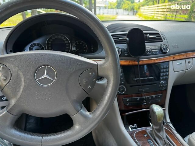 Серый Мерседес Е-Класс, объемом двигателя 2.6 л и пробегом 445 тыс. км за 6980 $, фото 20 на Automoto.ua