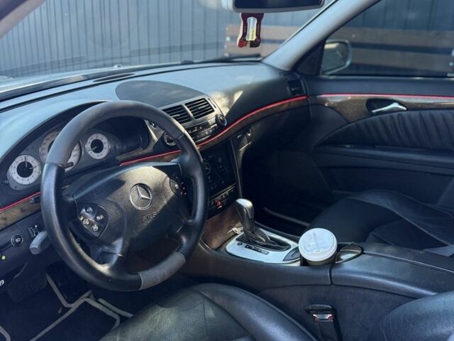 Серый Мерседес Е-Класс, объемом двигателя 3.2 л и пробегом 296 тыс. км за 7200 $, фото 9 на Automoto.ua