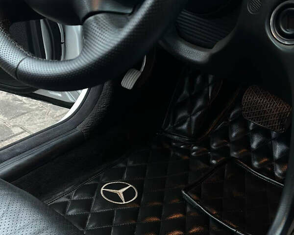 Серый Мерседес Е-Класс, объемом двигателя 2.69 л и пробегом 404 тыс. км за 6600 $, фото 8 на Automoto.ua