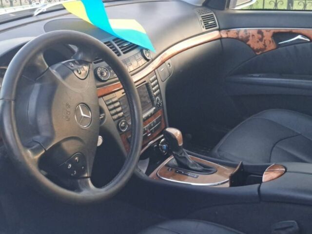 Сірий Мерседес Е-Клас, об'ємом двигуна 3 л та пробігом 300 тис. км за 3300 $, фото 1 на Automoto.ua