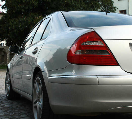 Серый Мерседес Е-Класс, объемом двигателя 1.8 л и пробегом 380 тыс. км за 6500 $, фото 4 на Automoto.ua