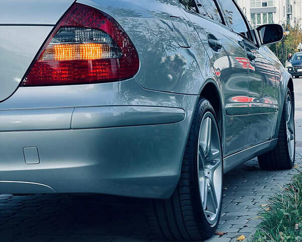 Мерседес Е-Клас 2004 у Івано-Франківську на Automoto.ua Сірий Мерседес Е-Клас, об'ємом двигуна 2.15 л та пробігом 462 тис. км за 8100 $, фото 4 на Automoto.ua