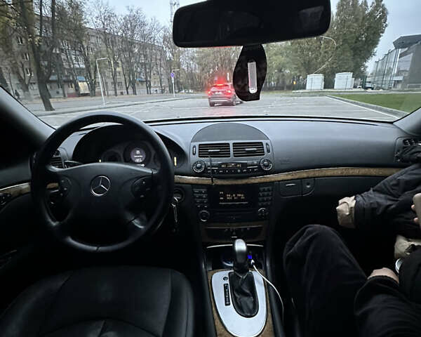 Серый Мерседес Е-Класс, объемом двигателя 3.23 л и пробегом 440 тыс. км за 7499 $, фото 8 на Automoto.ua