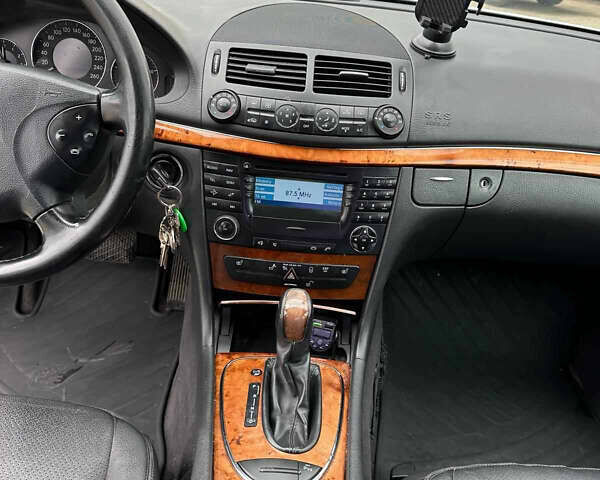 Сірий Мерседес Е-Клас, об'ємом двигуна 0 л та пробігом 370 тис. км за 2905 $, фото 13 на Automoto.ua